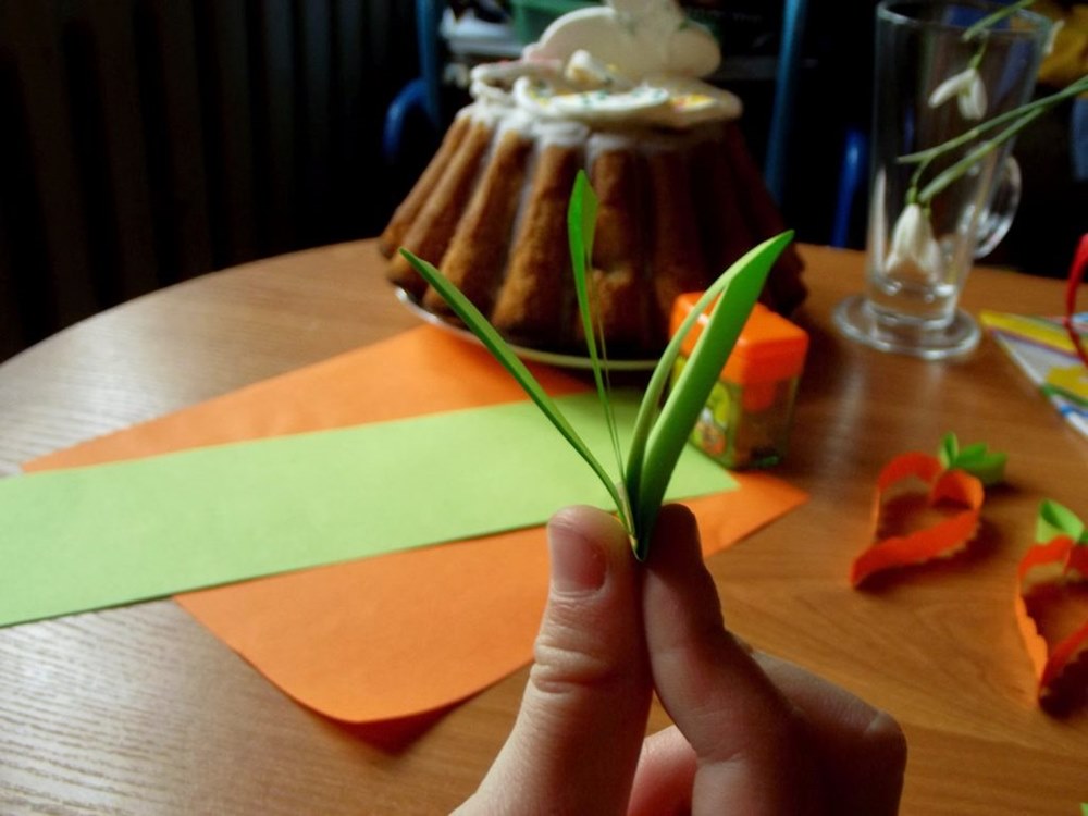 marchewka dekoracja z papieru
