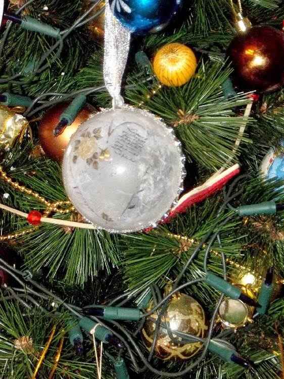 jak ozdobić plastikową bombkę