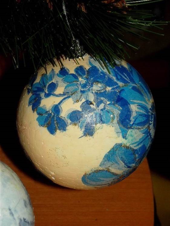 jak ozdobić plastikową bombkę