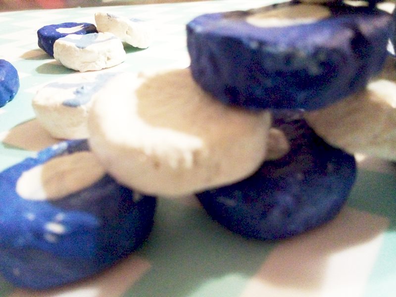 Pionki do gier z masy papierowej