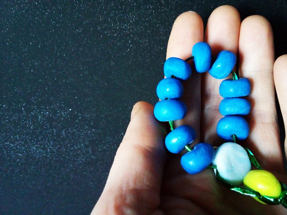 różaniec z modeliny