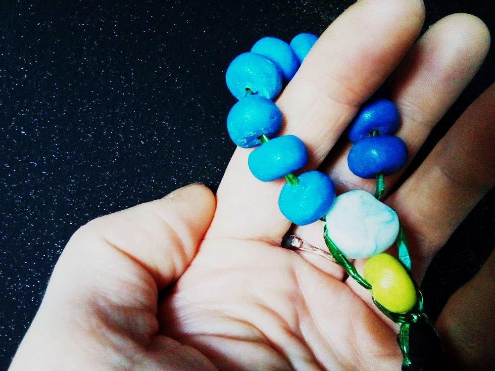 różaniec z modeliny