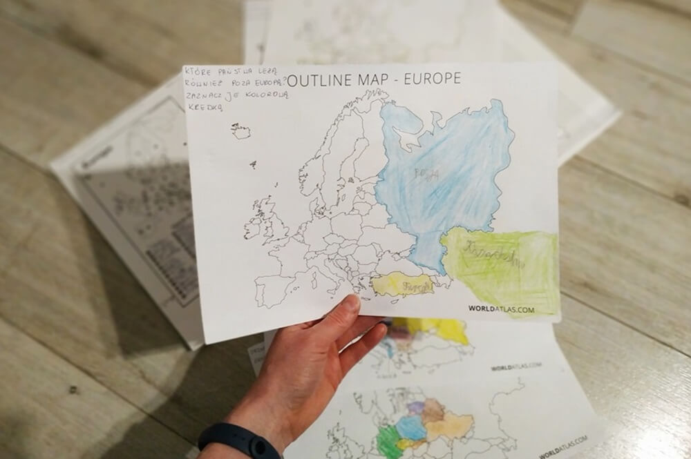 zdalna lekcja geografii, praca z mapą